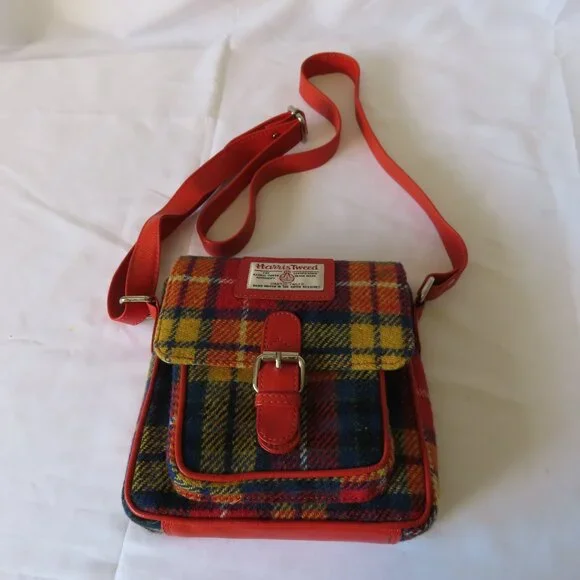 Harris Tweed Buchanan check messenger bag - Picture 7 of 7